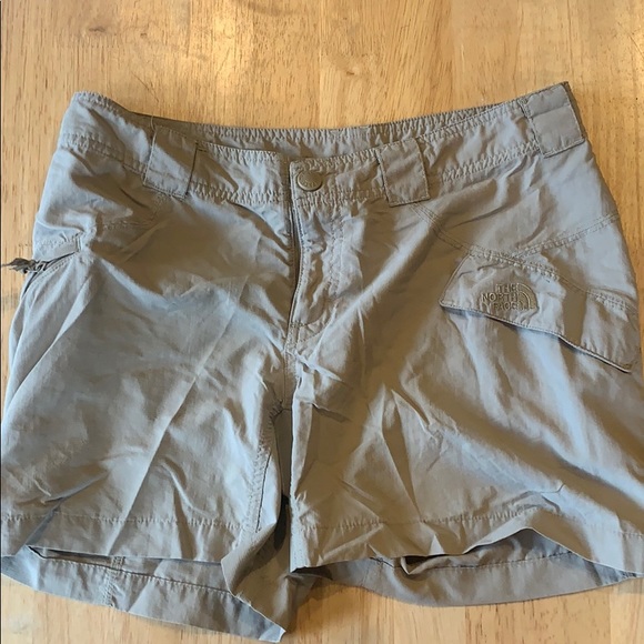 The North Face shorts! Too big for me...light wear - Picture 1 of 4